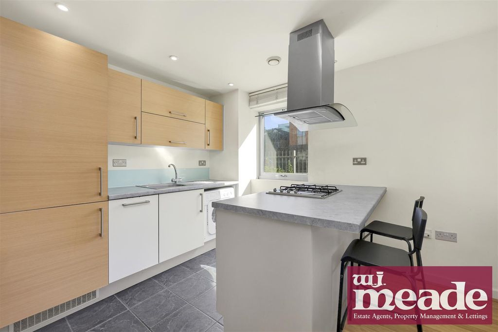 Property photo 2 of 8 Kitchen