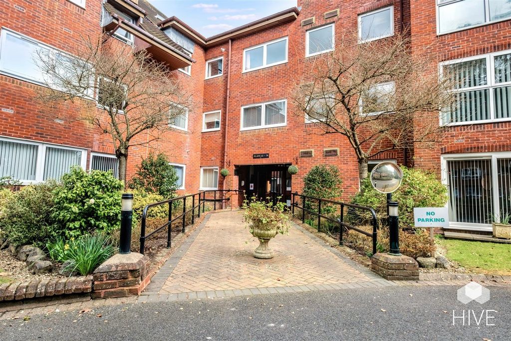 Property photo 2 of 21