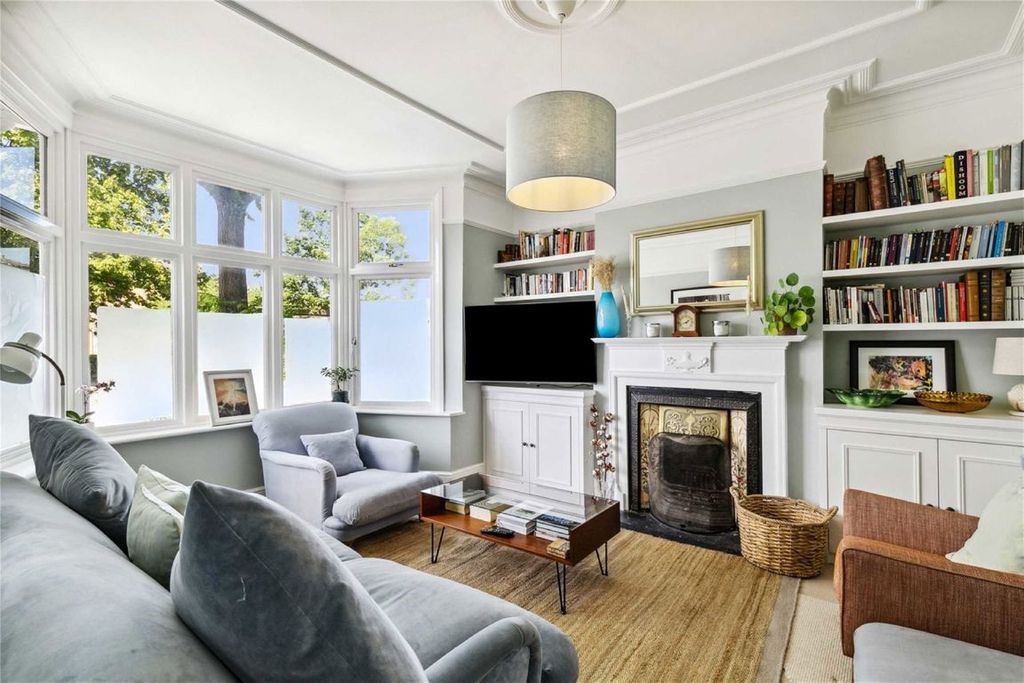 Property photo 2 of 12