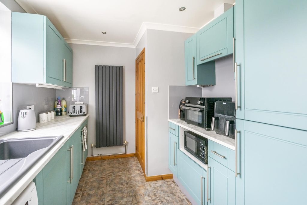 Property photo 2 of 14 Kitchen