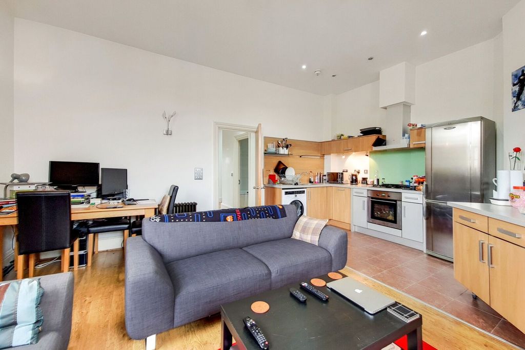Property photo 3 of 13