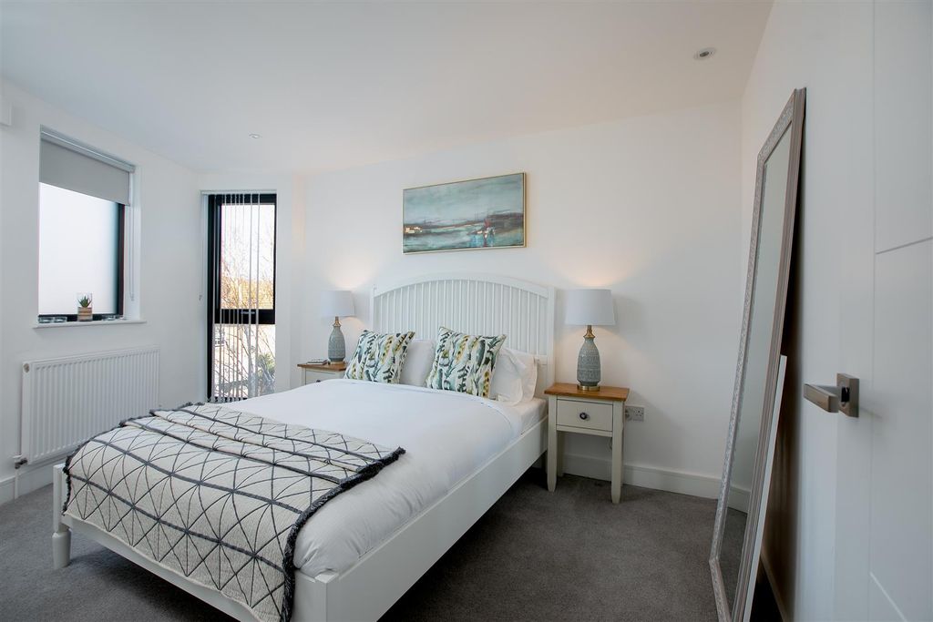 Property photo 2 of 14 Bedroom 2