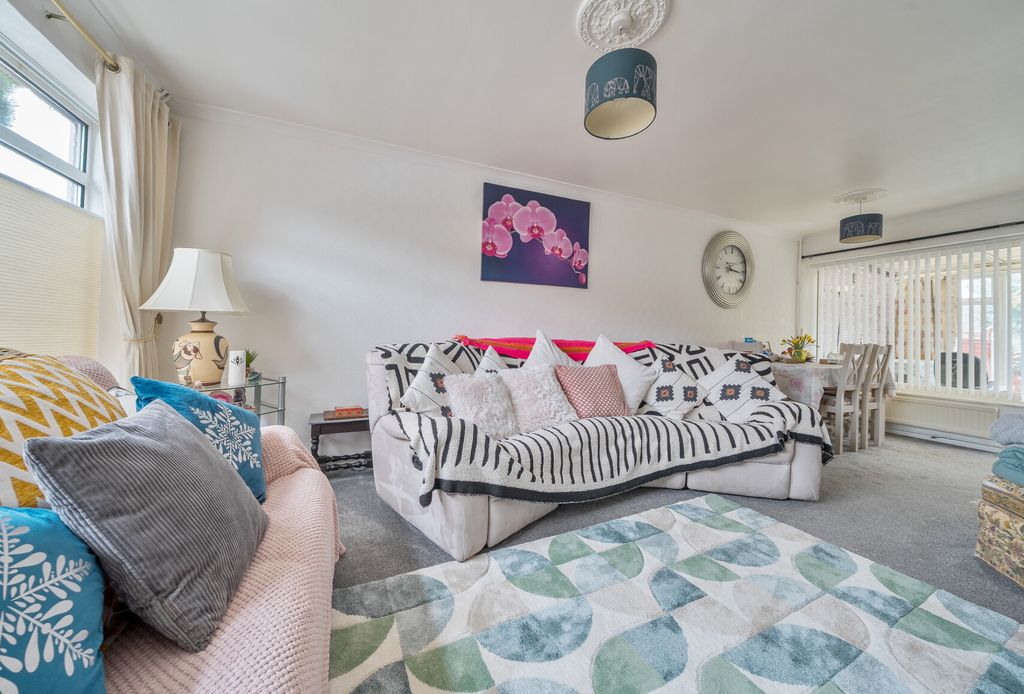 Property photo 2 of 21 1433064-13-69c26E...