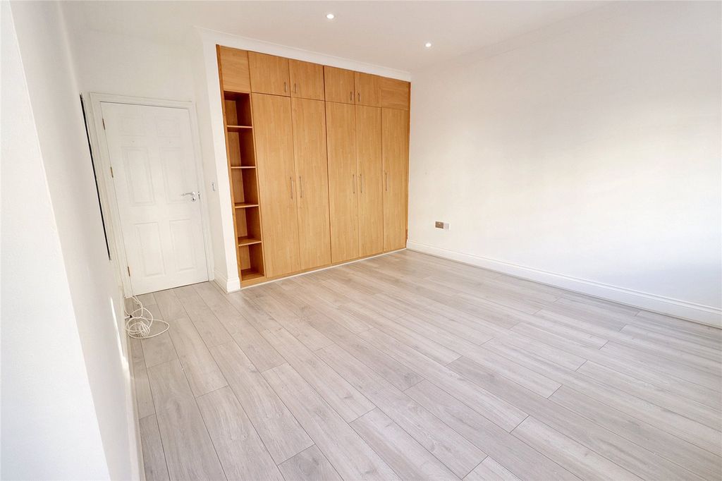 Property photo 3 of 6 Picture No. 09