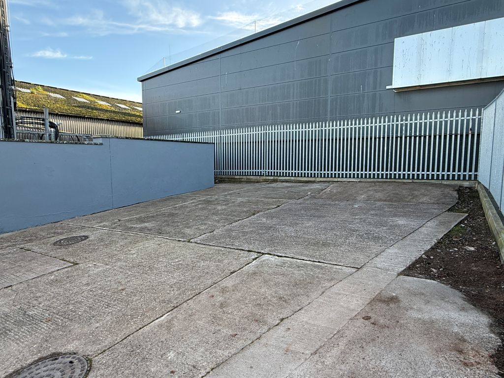 Property photo 3 of 3