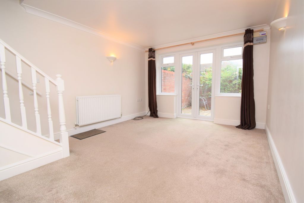 Property photo 2 of 12 Photo 02