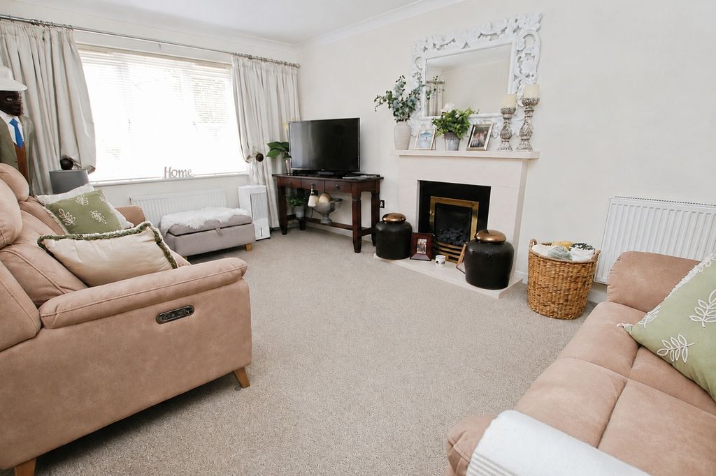 Property photo 3 of 21 5280164