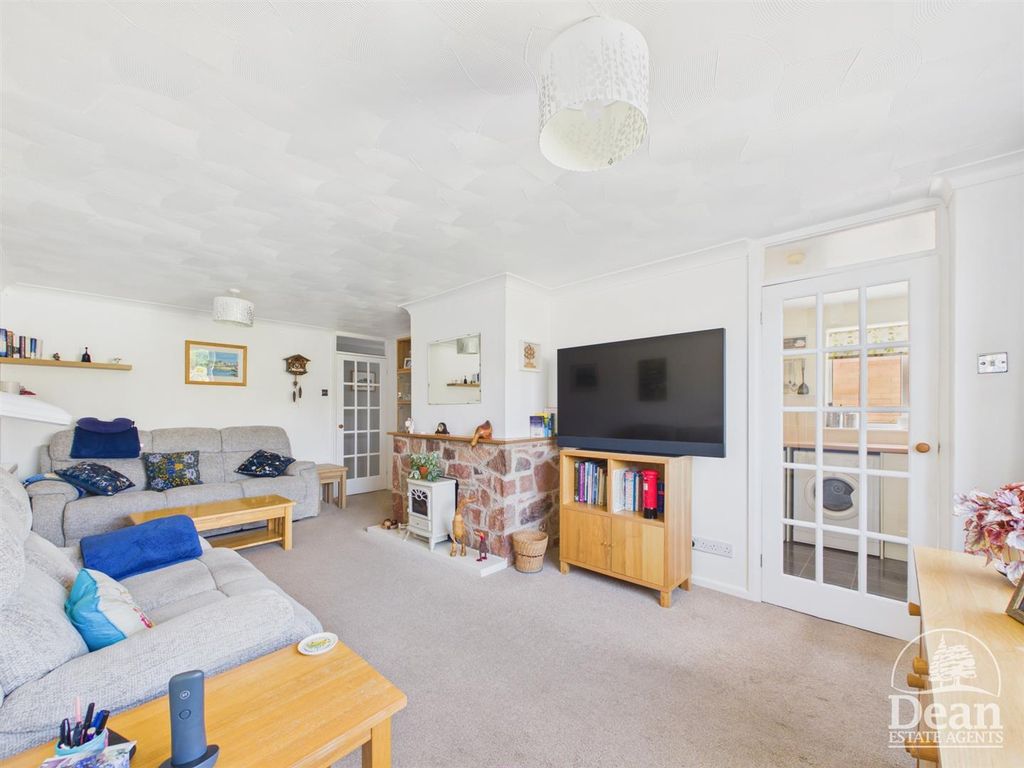 Property photo 3 of 21