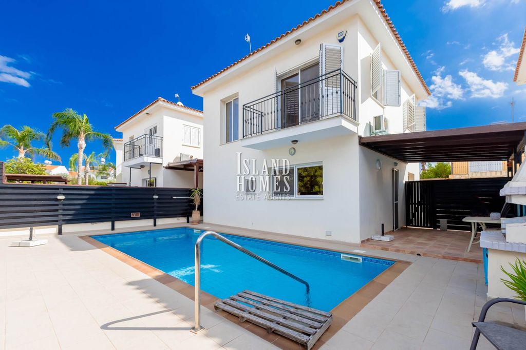 Property photo 3 of 31