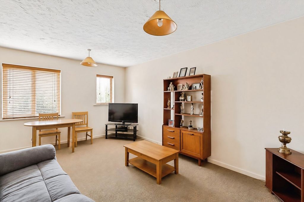 Property photo 2 of 9