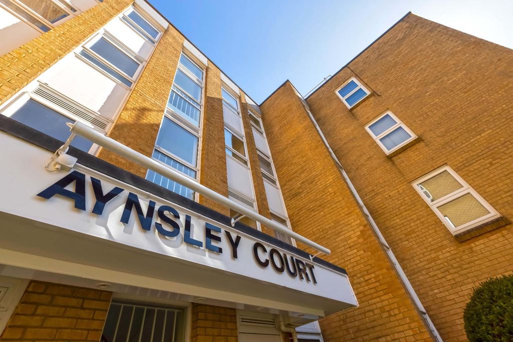 Property photo 2 of 15 Aynsley Court_12.Jpg