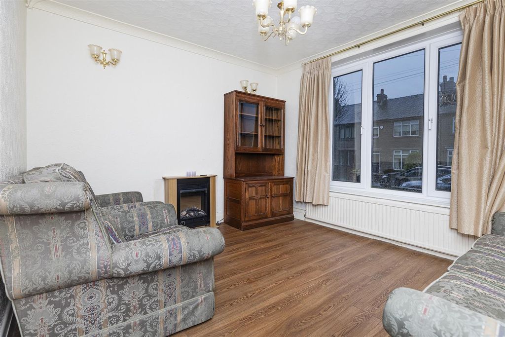 Property photo 2 of 25 Living Room