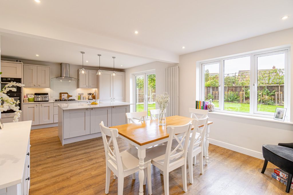 Property photo 2 of 29 5490708