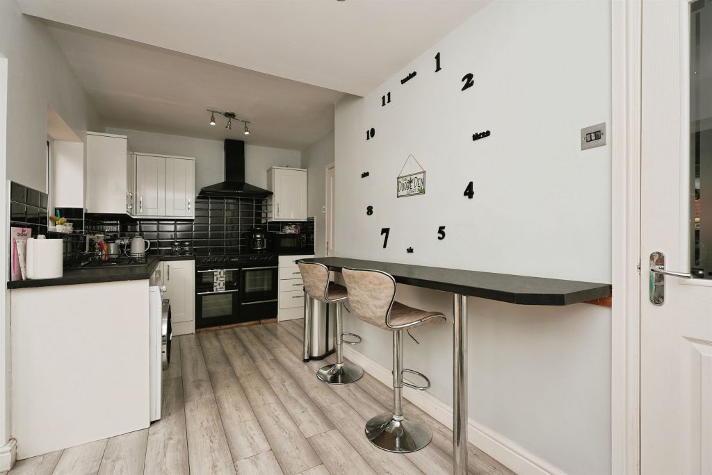 Property photo 3 of 40