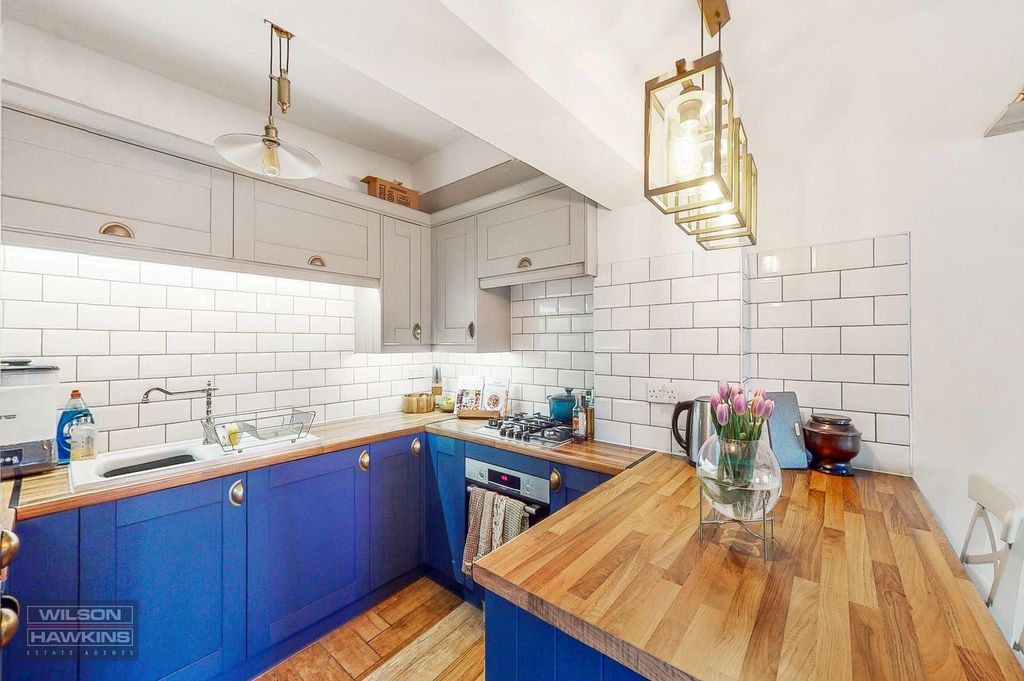 Property photo 2 of 8