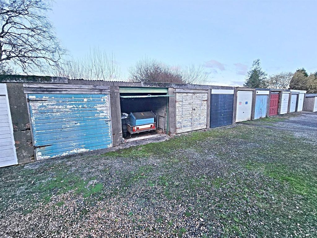 Property photo 3 of 4