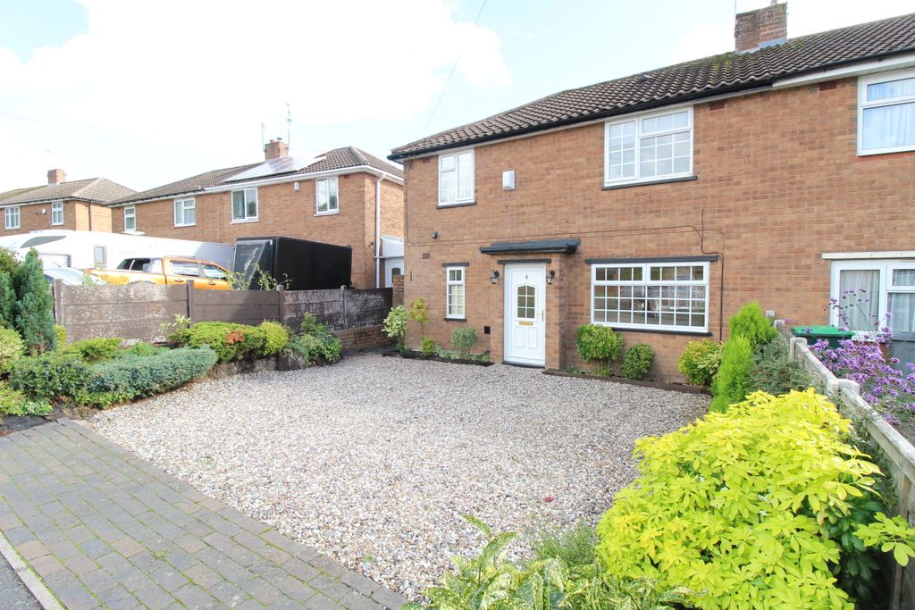 Property photo 1 of 17 3 Bed Semi-Detached For Rent