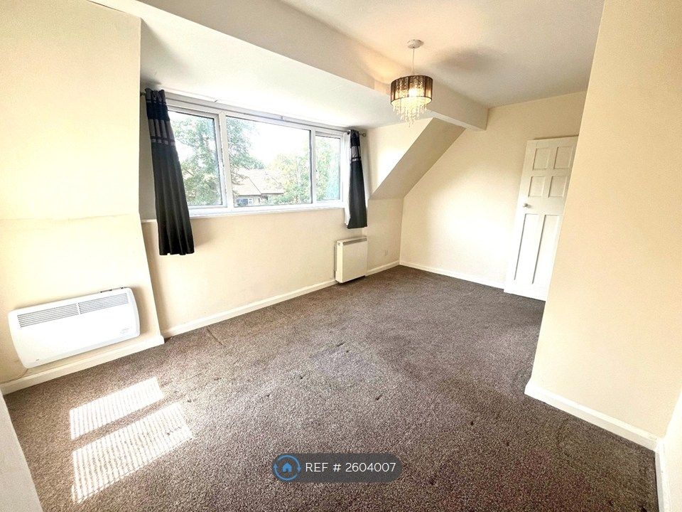 Property photo 3 of 10 Double Bedroom