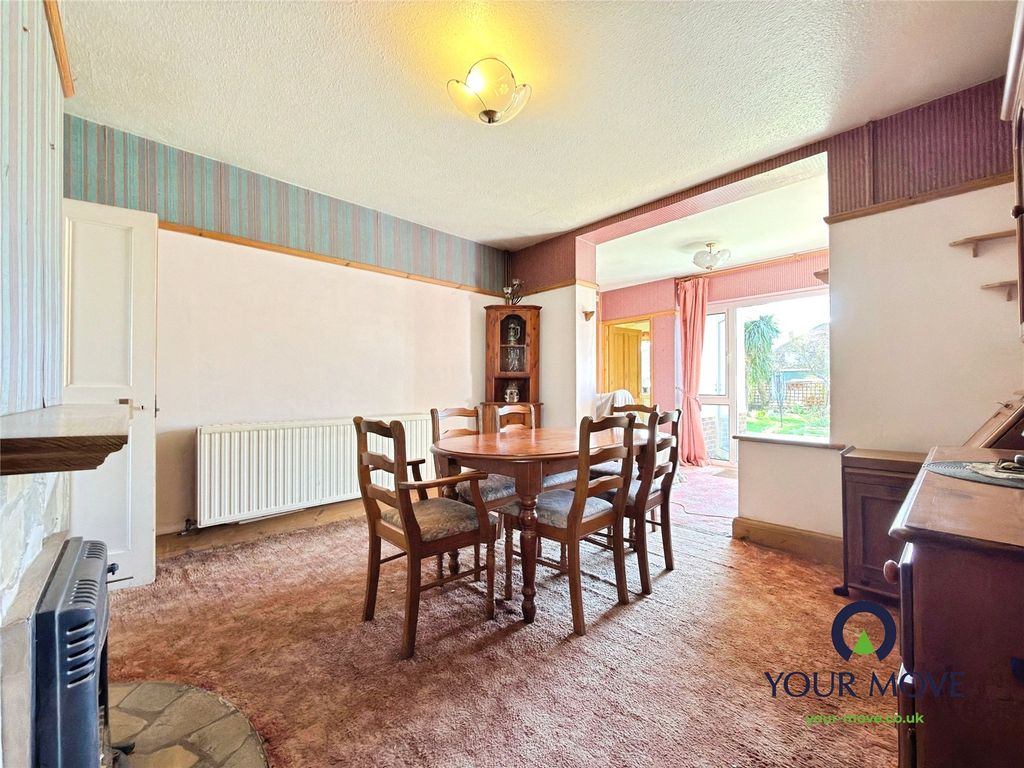 Property photo 3 of 18 Dining Room