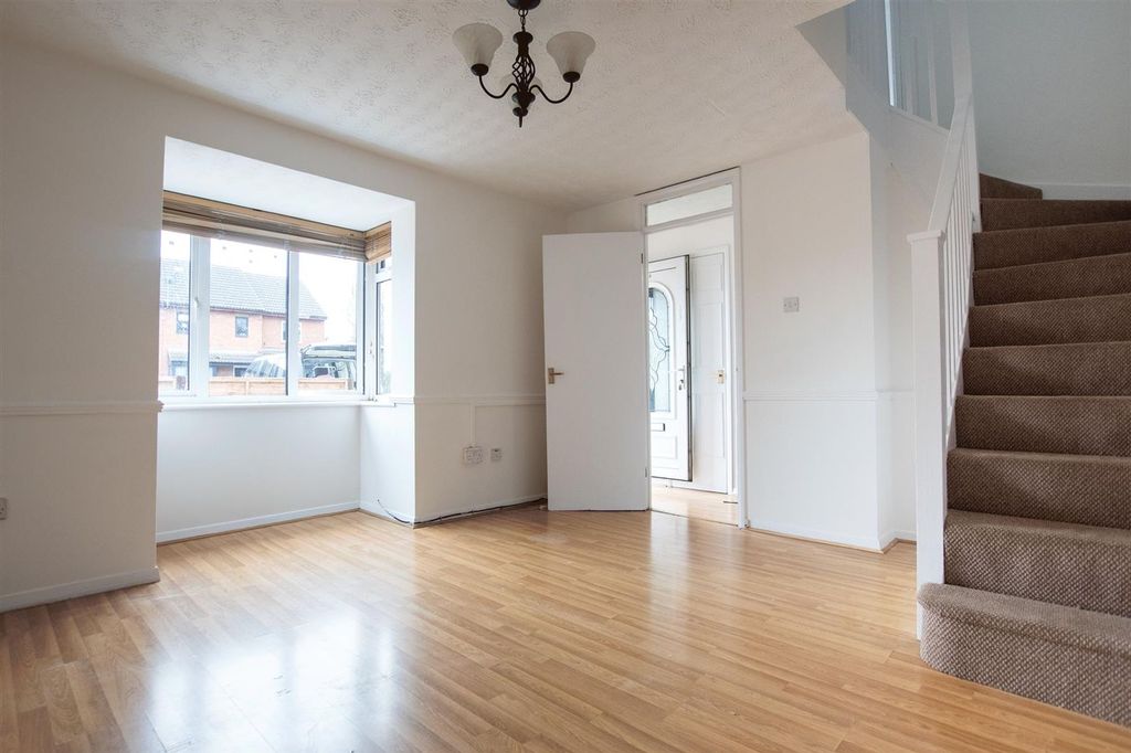 Property photo 2 of 12