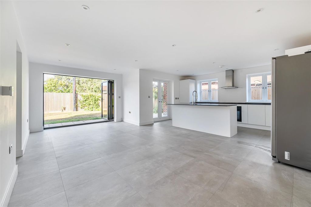 Property photo 2 of 41 Dining Area