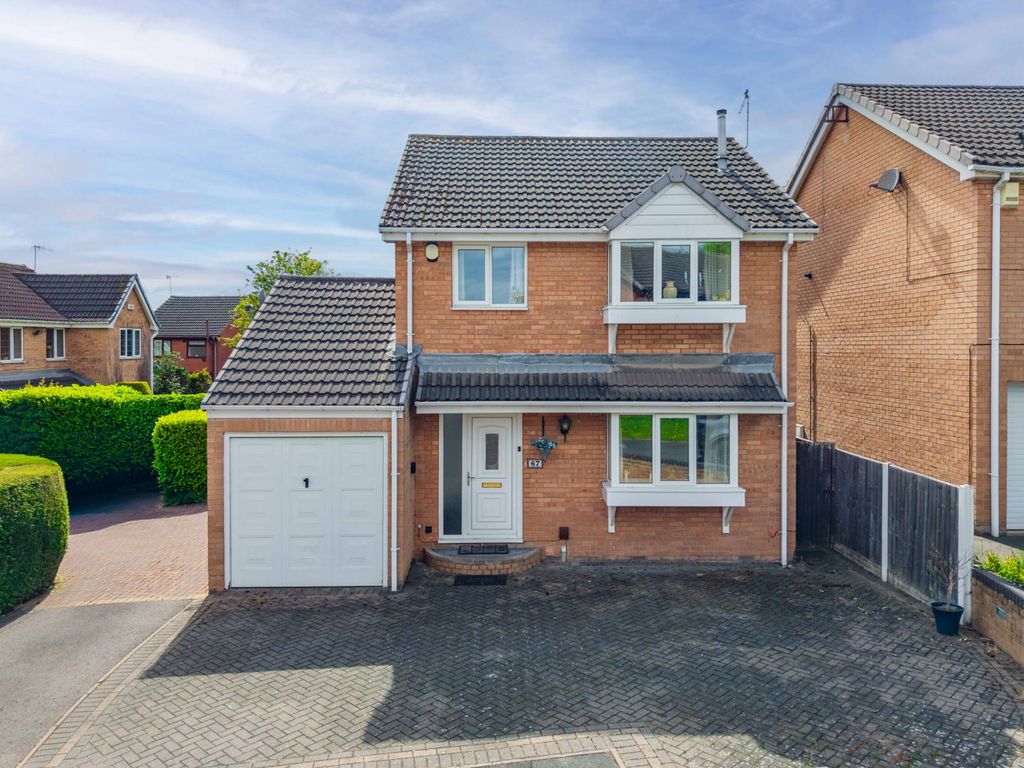 Property photo 1 of 32