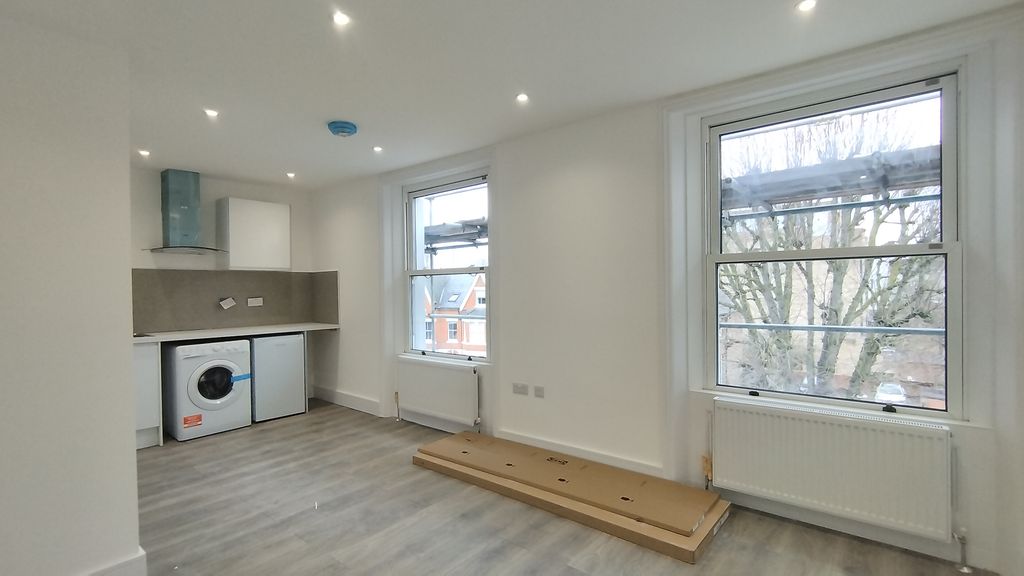 Property photo 1 of 5 Bedroom 1