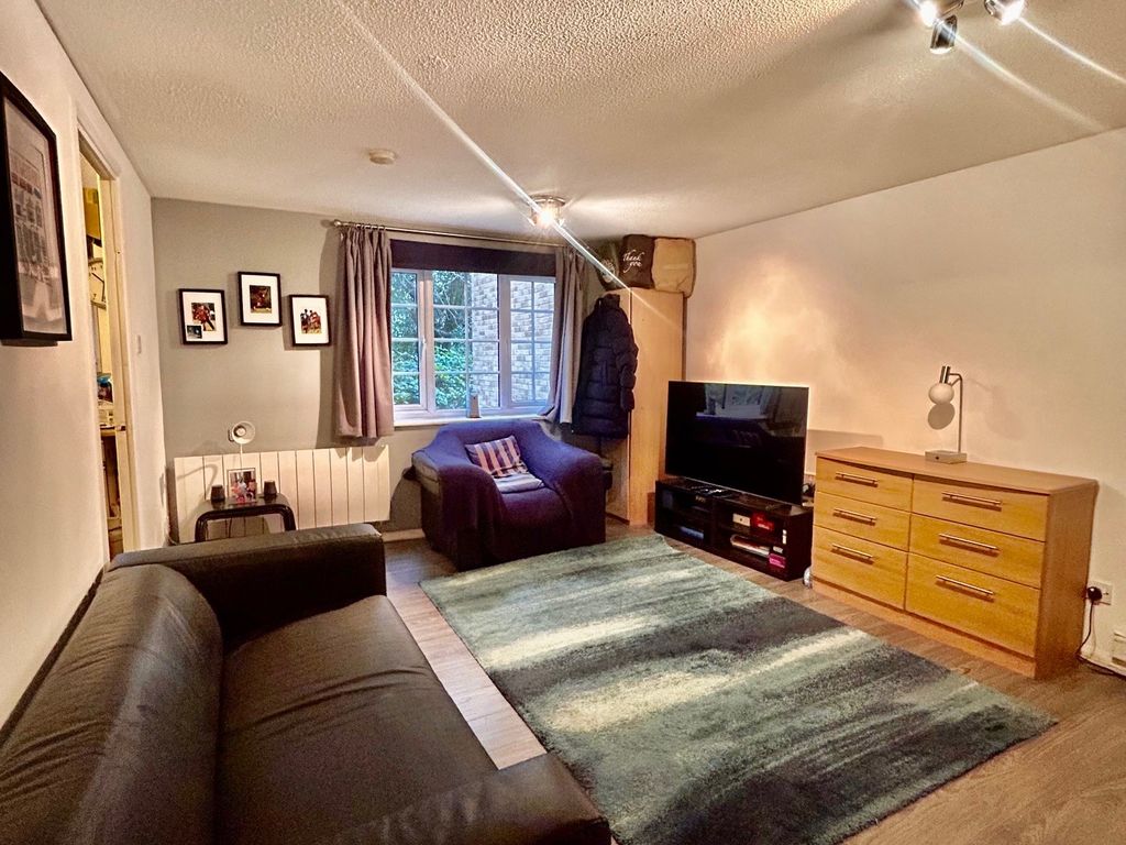 Property photo 2 of 7 1