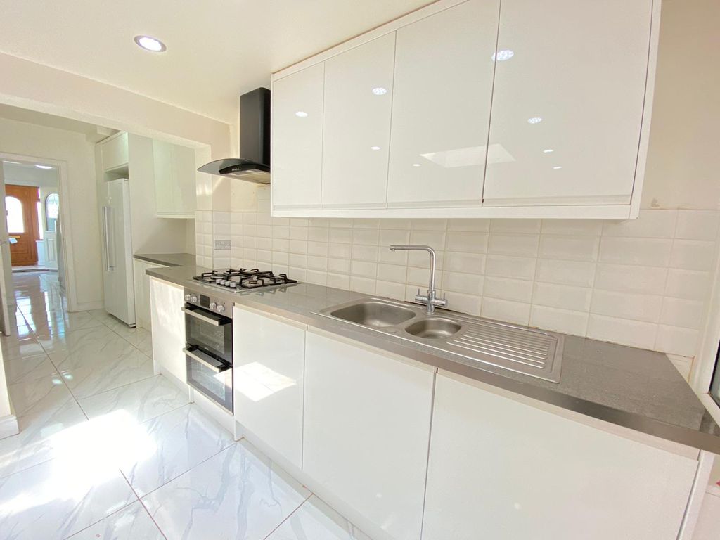 Property photo 3 of 10 Gallery