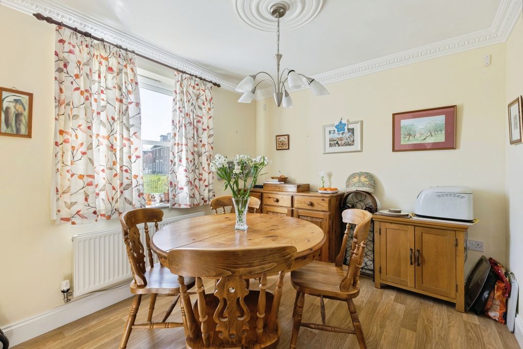 Property photo 3 of 28 Pbox-Img.Jpg