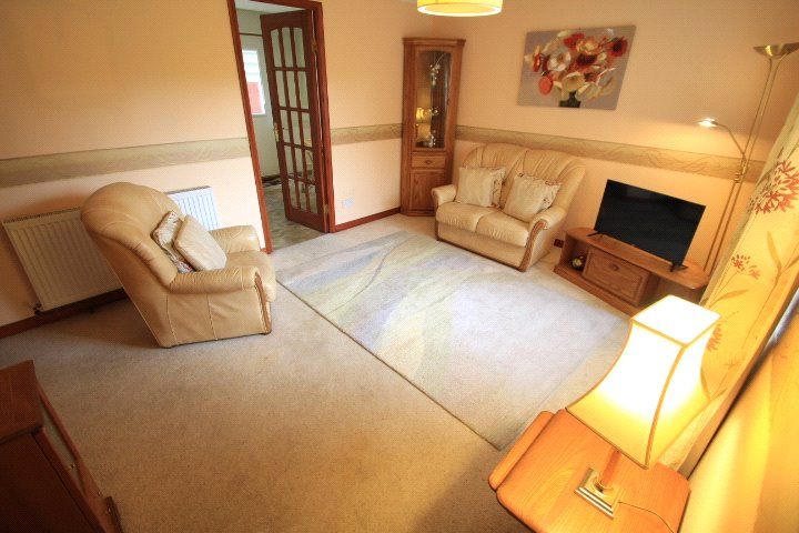 Property photo 2 of 16 Lounge