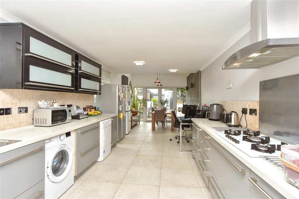 Property photo 3 of 19 Kitchen/Diner