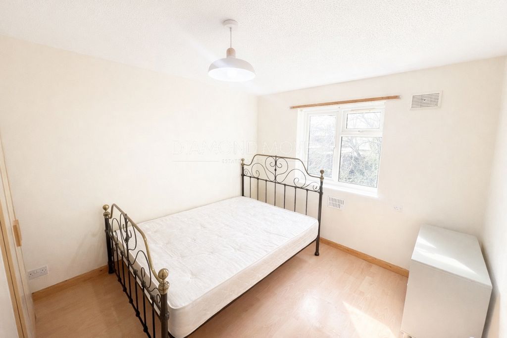 Property photo 3 of 9 Photo 3