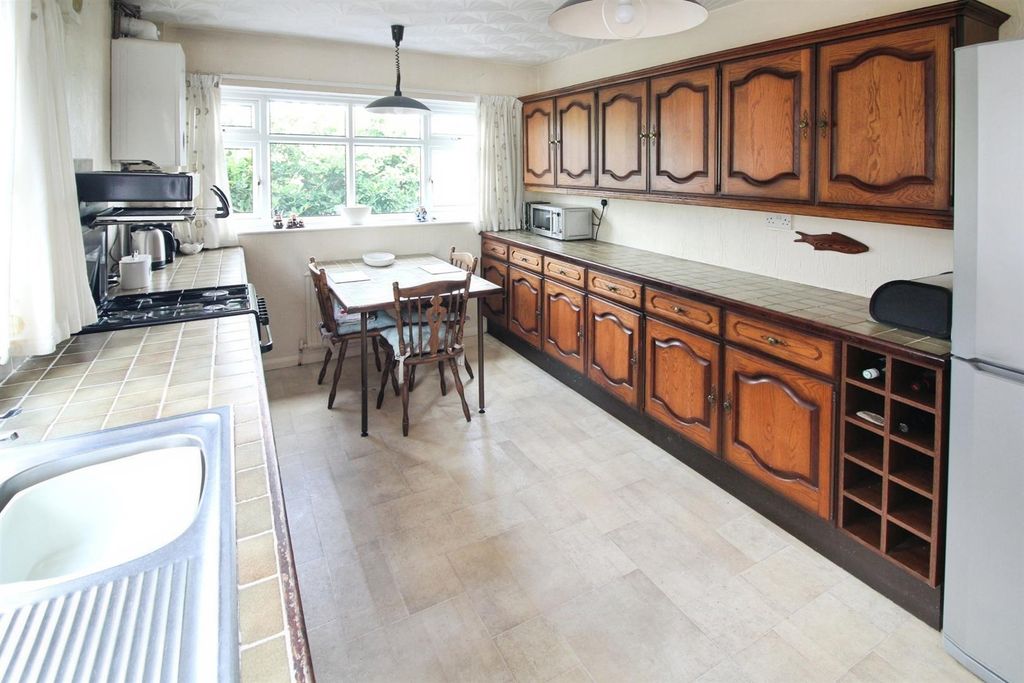 Property photo 3 of 15 Kitchen/Diner
