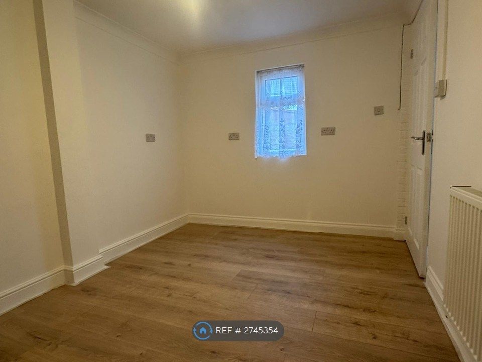 Property photo 2 of 11 Bedroom