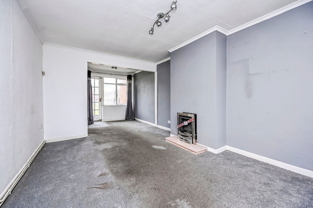 Property photo 2 of 16 Photo