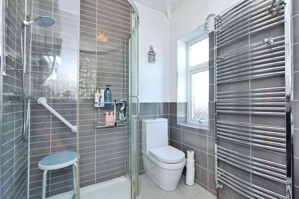 Property photo 3 of 28 Bathroom