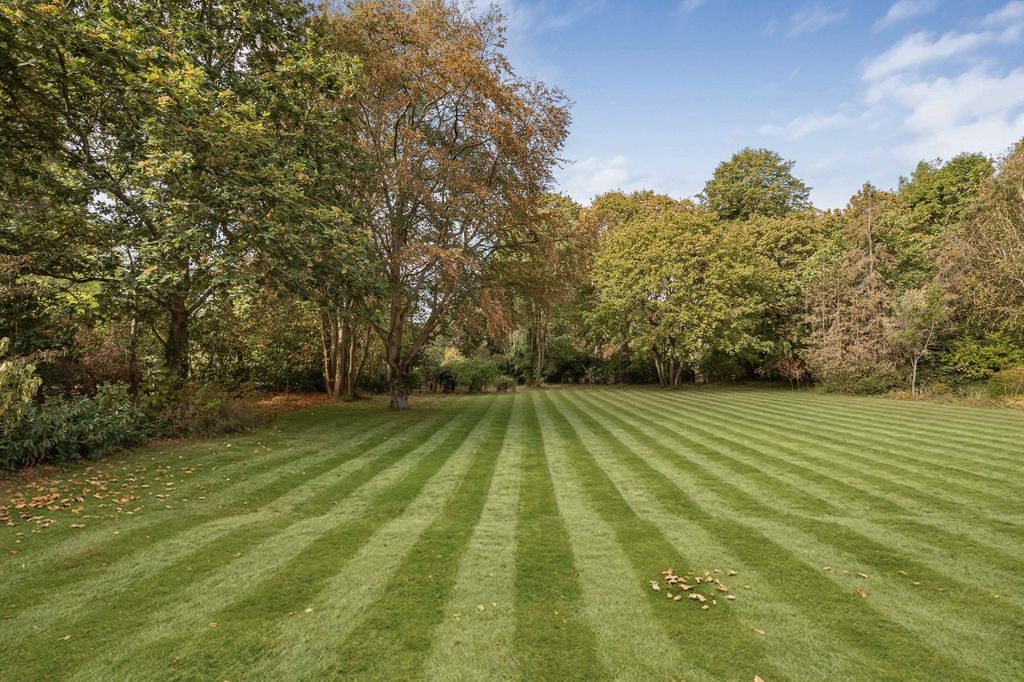 Property photo 2 of 26 Rear Garden