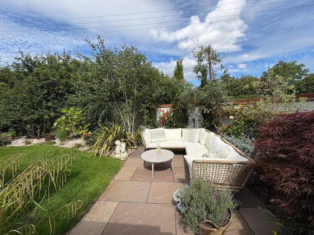 Property photo 2 of 46