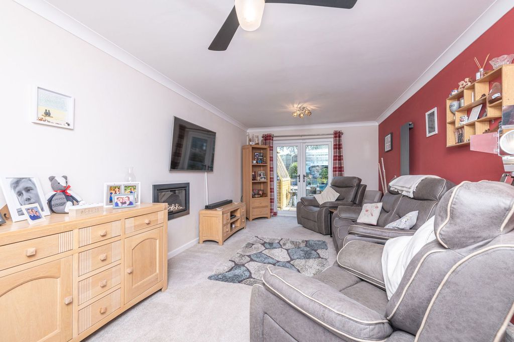 Property photo 2 of 29