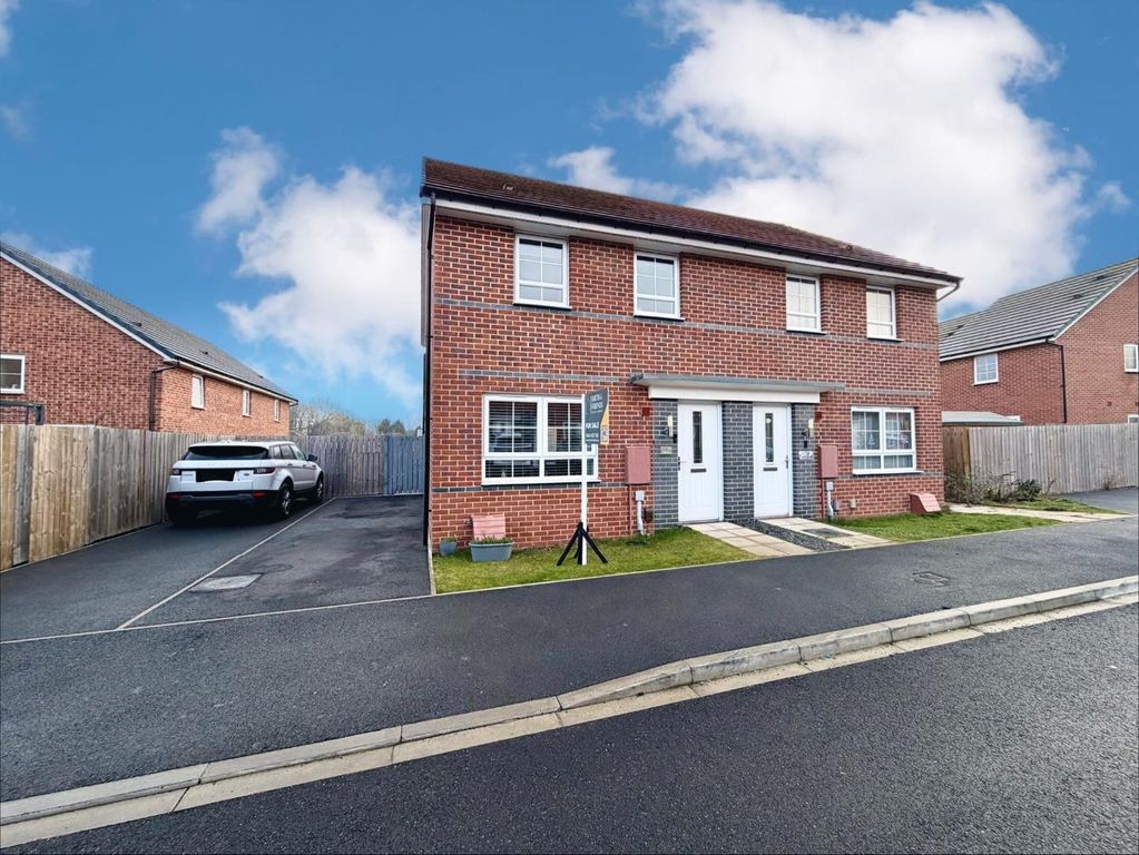 Property photo 1 of 11 External