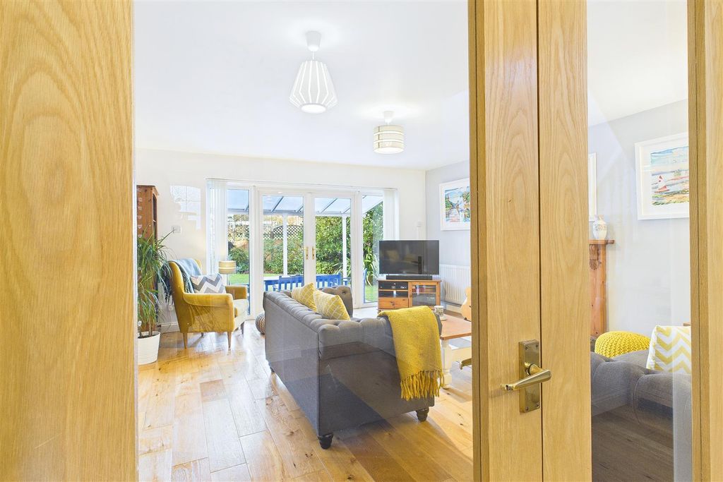 Property photo 3 of 24