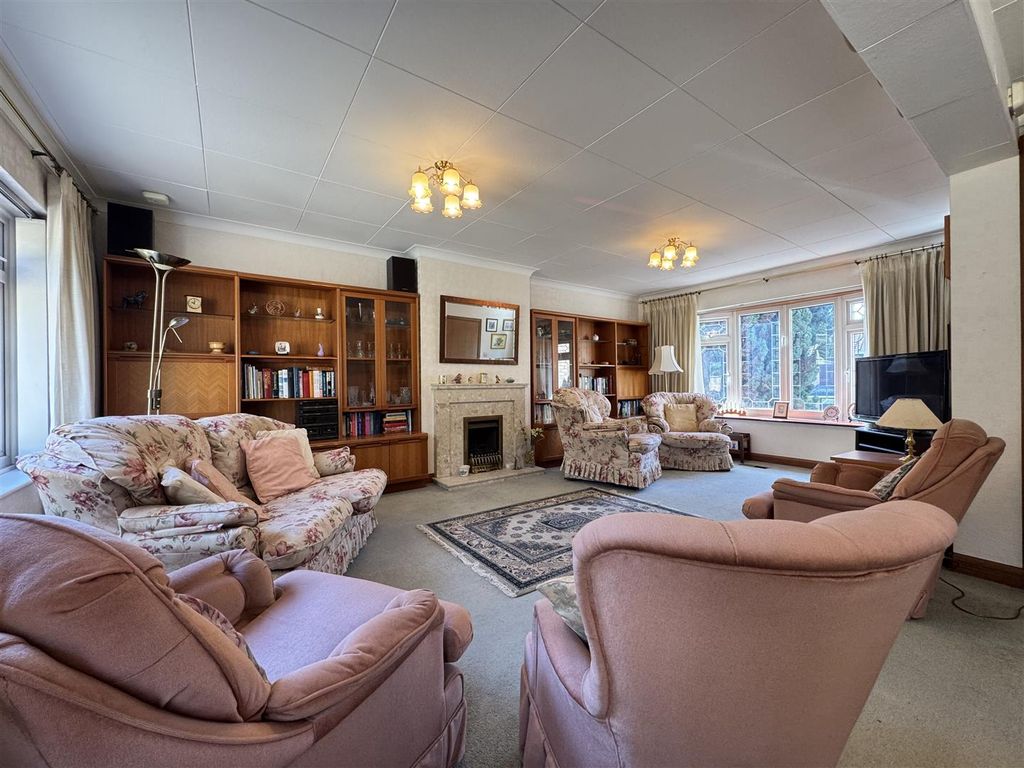 Property photo 2 of 42