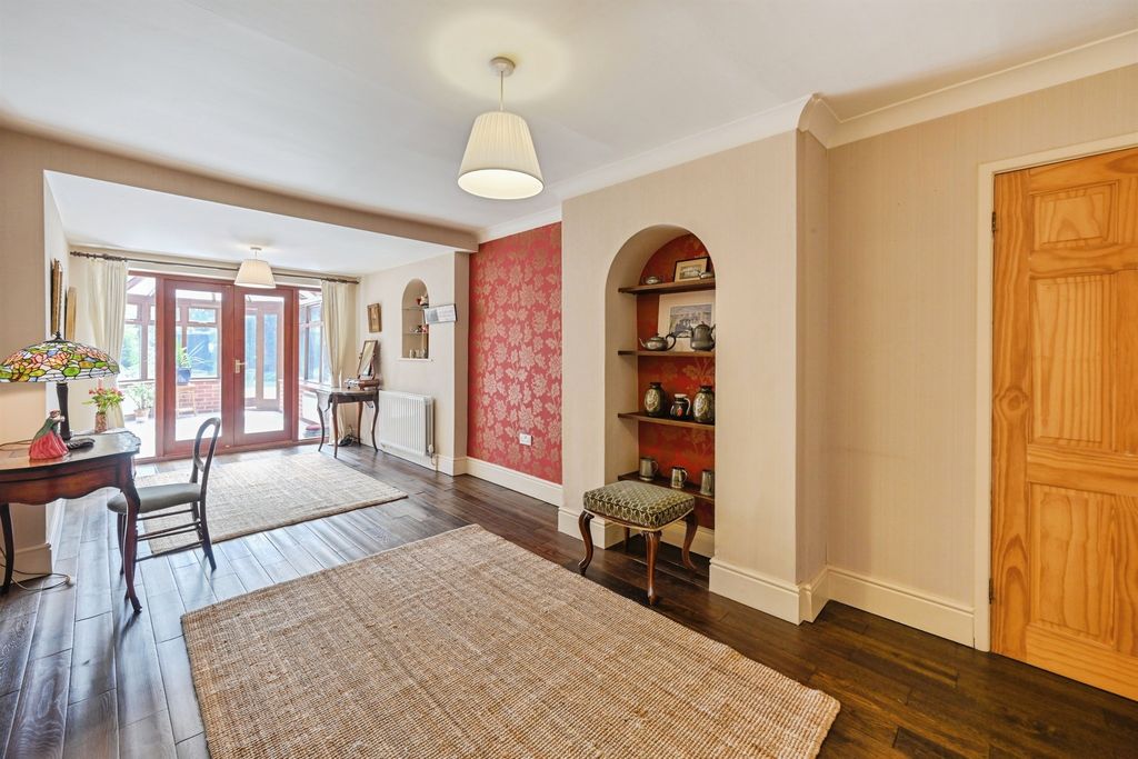 Property photo 2 of 17