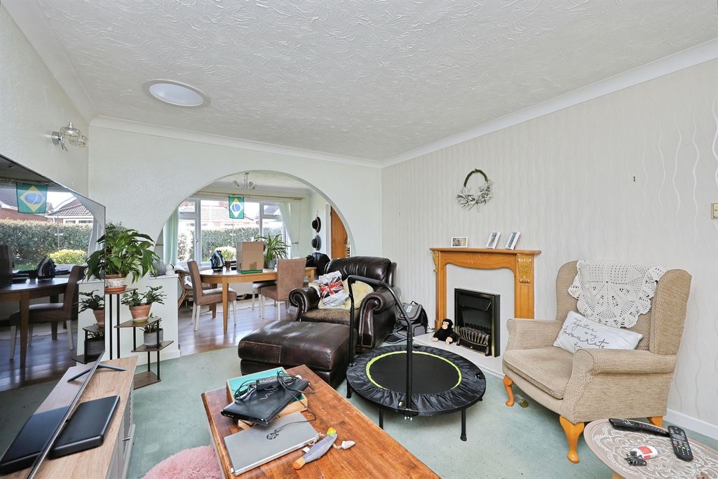 Property photo 3 of 18 Image