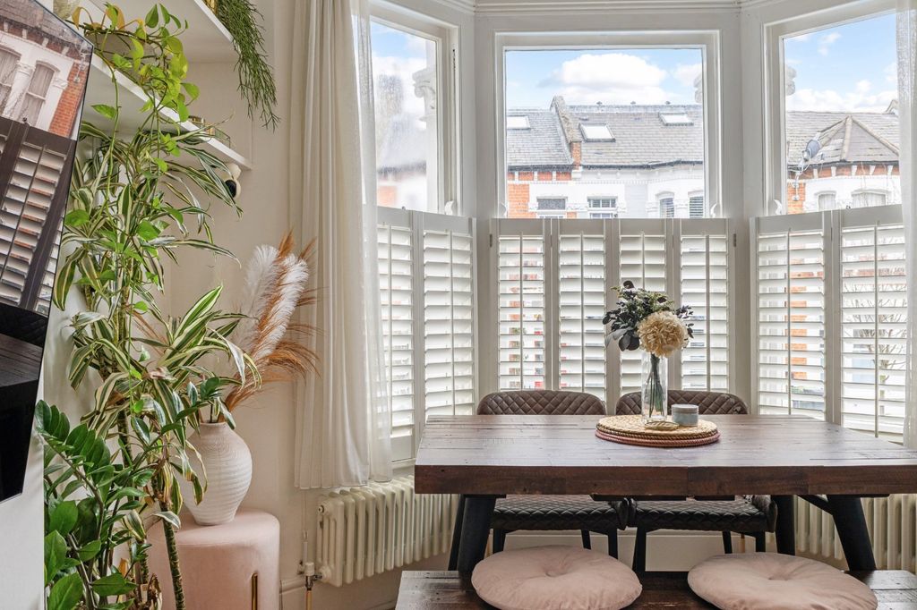 Property photo 3 of 8 Picture No. 06