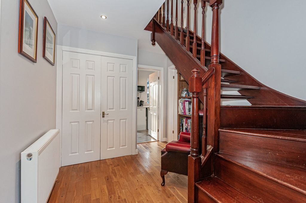 Property photo 3 of 29