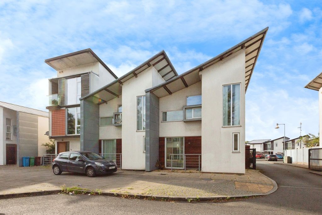 Property photo 1 of 11 Photo