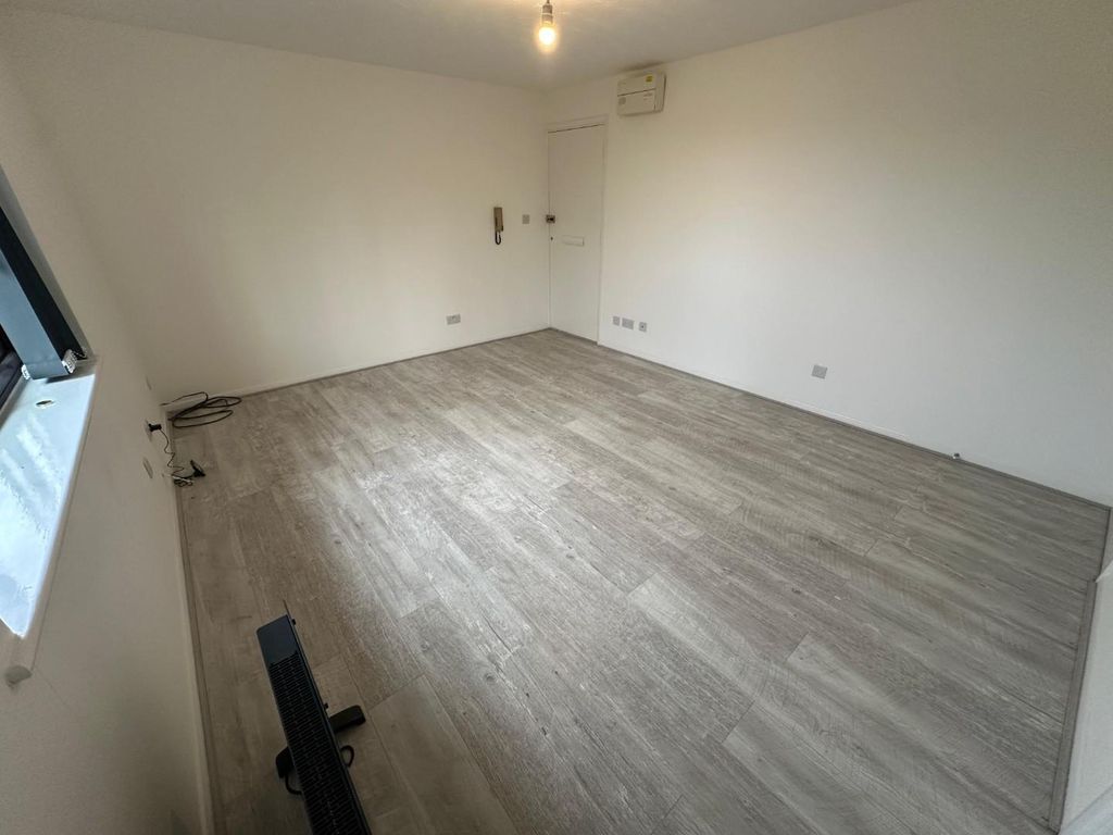 Property photo 3 of 11 3.Jpg