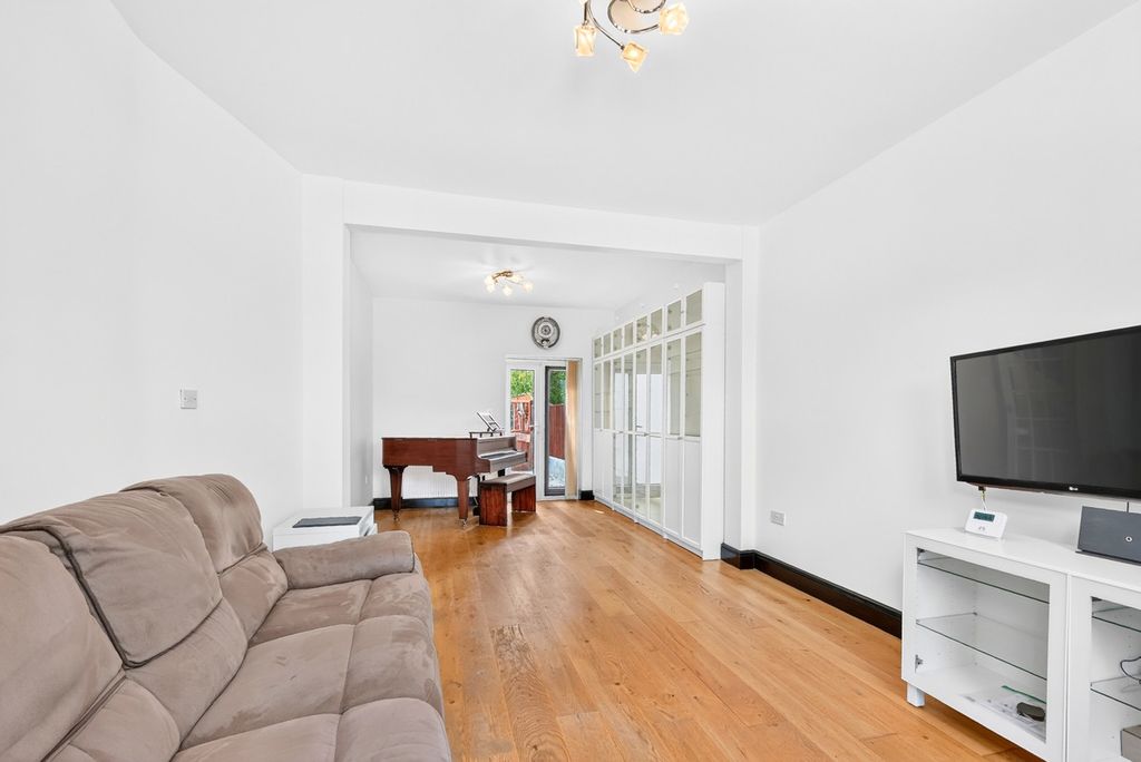 Property photo 3 of 38